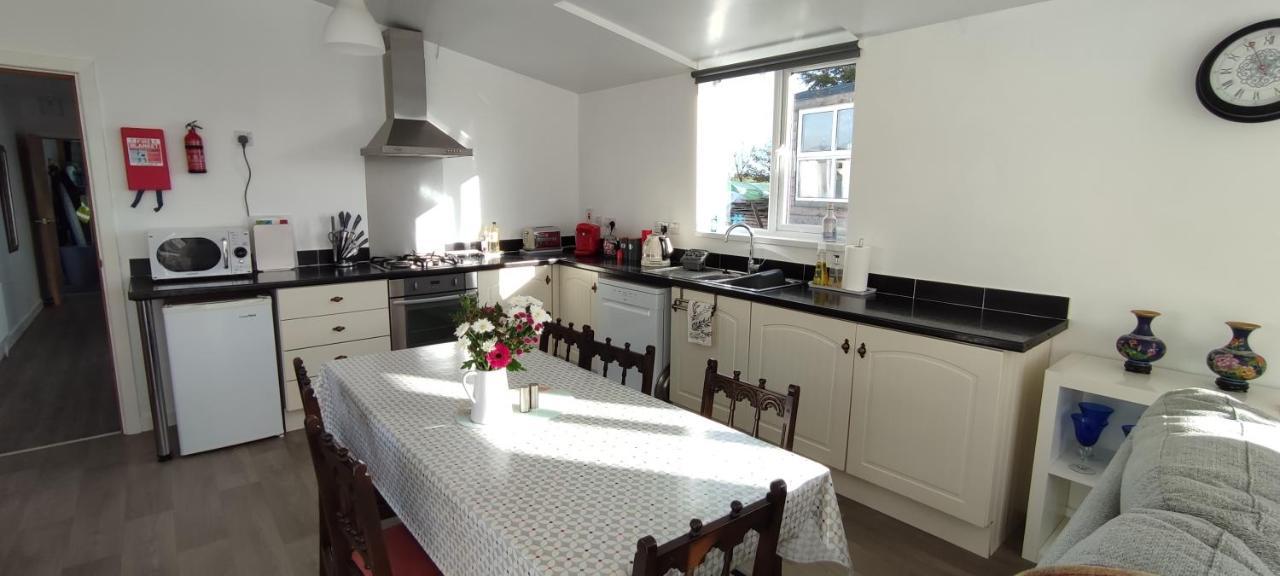 The Bothy Apartment Belmont  ภายนอก รูปภาพ